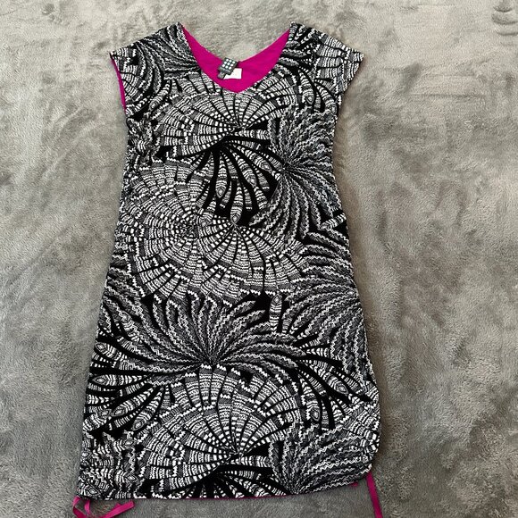 Title Nine Matahari Reversible Dress MEDIUM Pink Black Outdoor Hiking Athleisure - Picture 1 of 5